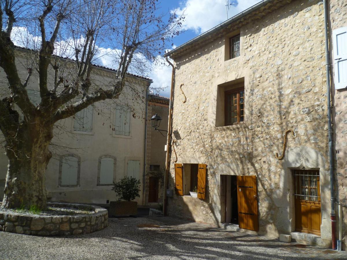 Une Maison Dans Le Village Ribiers Dış mekan fotoğraf